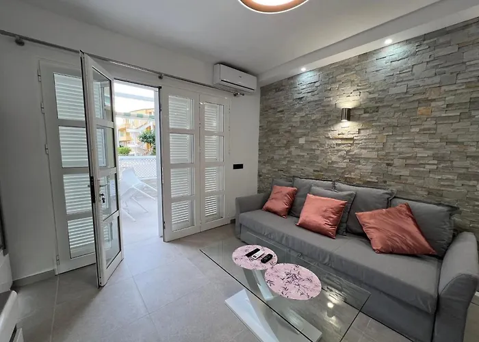 Luxury Orlando Адехе