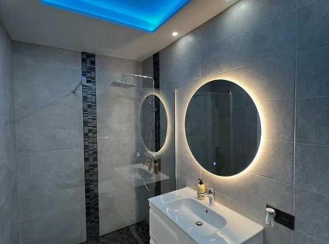 Апартаменты Luxury Orlando Адехе